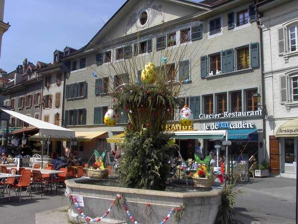 File:Nyon Osterbrunnen.jpg