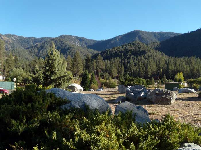 File:Pine-Mountain-Club-Rocks.jpg