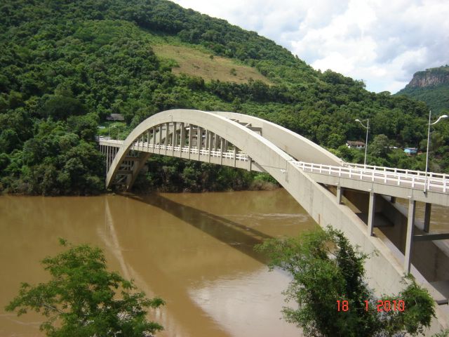 File:Ponte sobre o Rio das Antas.jpg