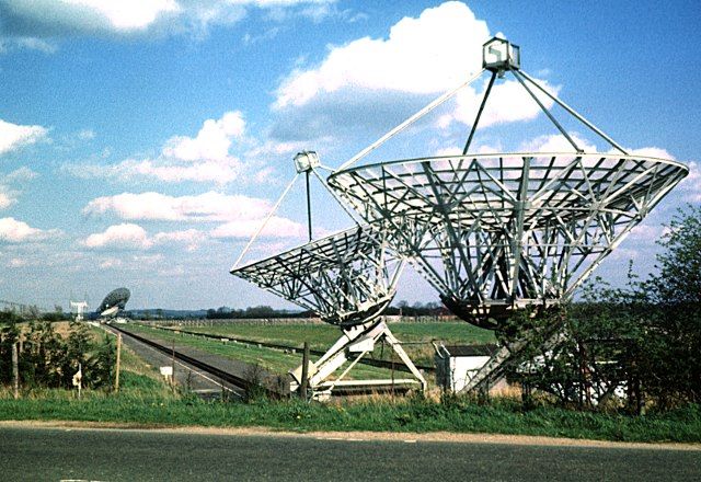 File:Radio Interferometer - geograph.org.uk - 1234208.jpg