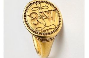 File:Shakespeare's signet ring, photo.jpg