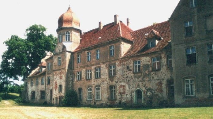 File:Spantekow Schloss.jpg