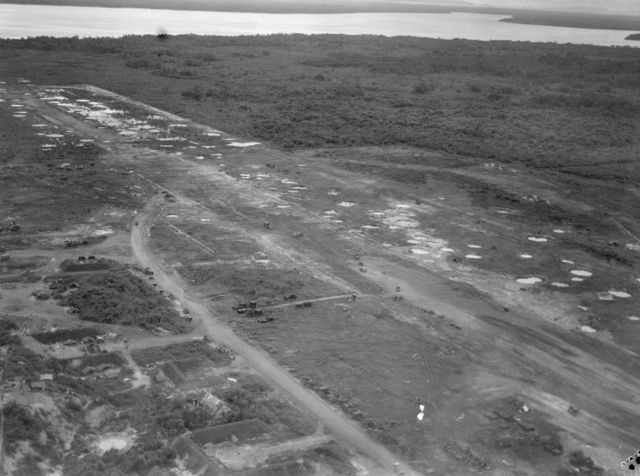 File:Tarakan Airstrip (AWM 108191).jpg