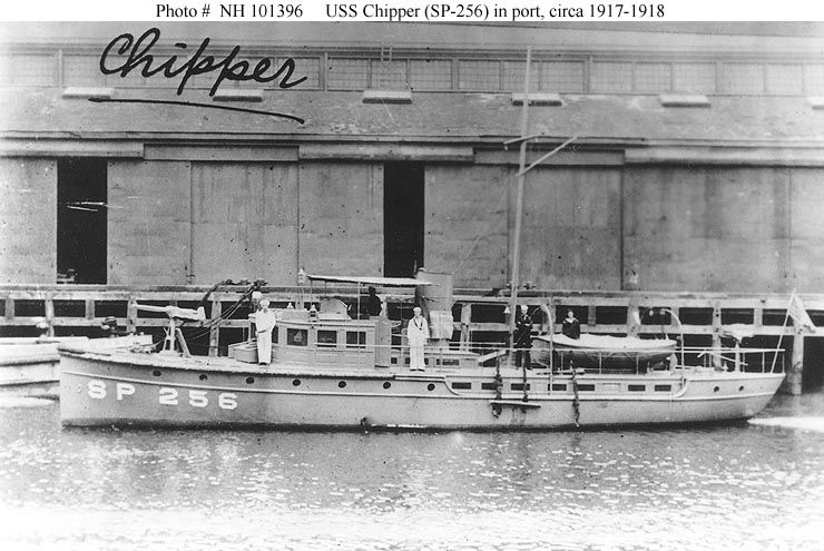 File:USS Chipper (SP-256) in port.jpg