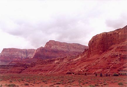 File:Vermilioncliffsglencanyon.jpg