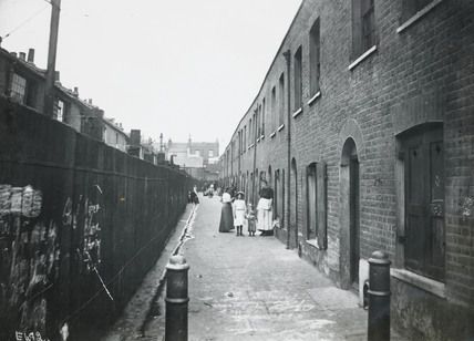 File:Bethnal green slum.jpg