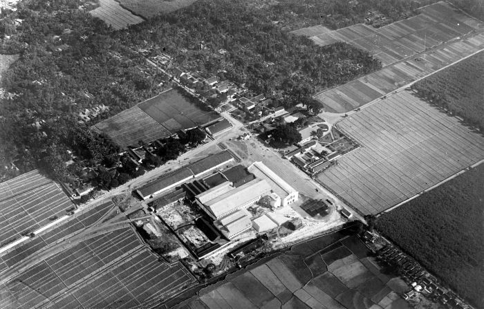 File:COLLECTIE TROPENMUSEUM Suikerfabriek Padokan Jogjakarta TMnr 10011674.jpg