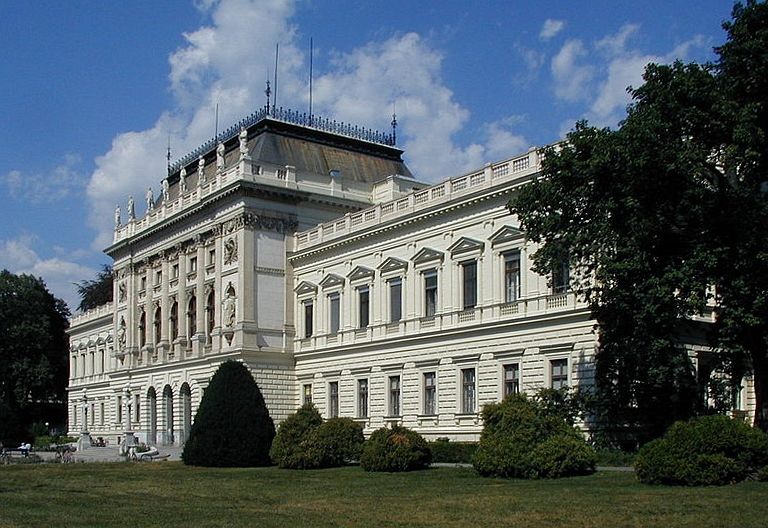 File:Graz University main-front.jpg