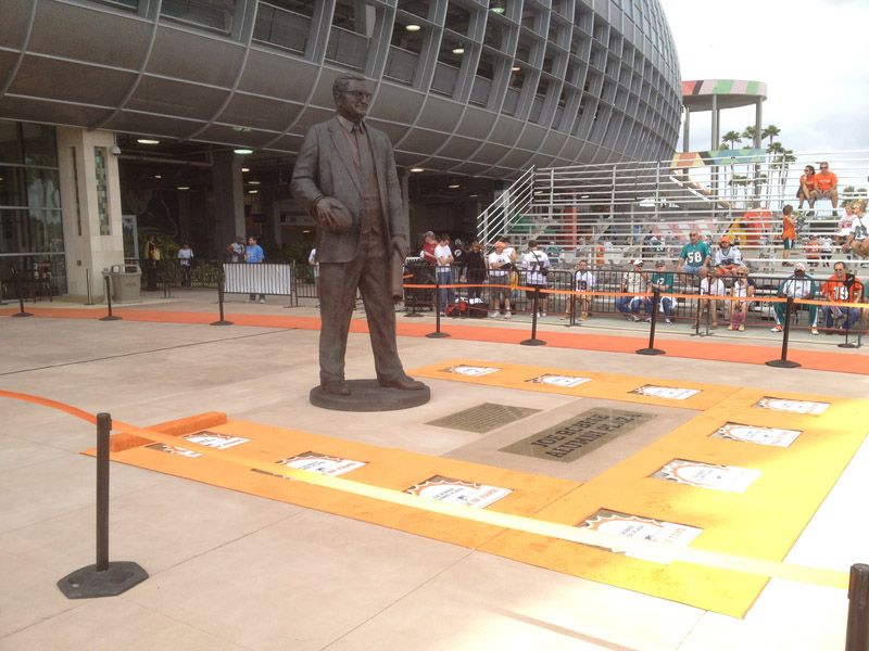 File:Joe Robbie (Plaza).jpg