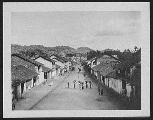 File:Kandy - street scene LCCN2004707293.jpg