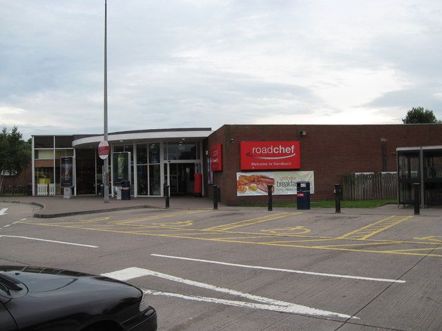 File:M6 - Sandbach services.jpg