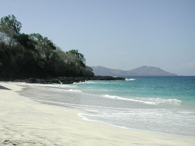 File:Padangbai Secret Beach 1.jpg