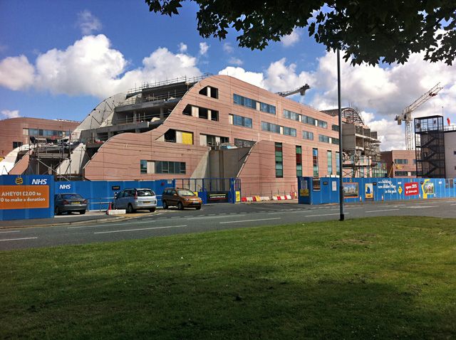 File:Alder Hey Hospital under construction.jpg