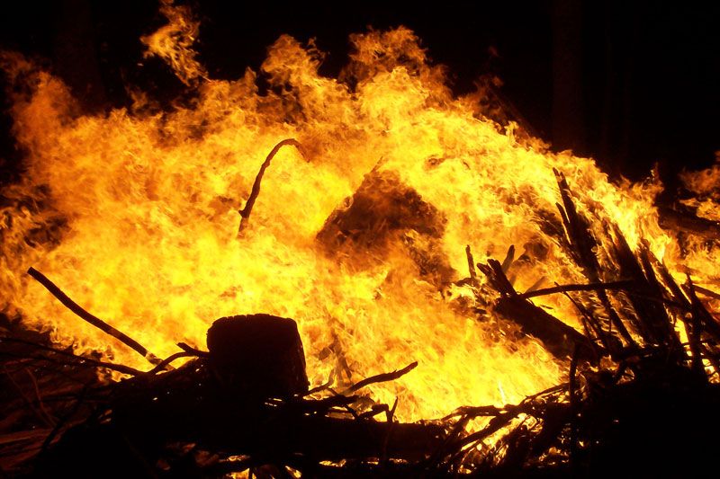 File:Bonfire3.jpg