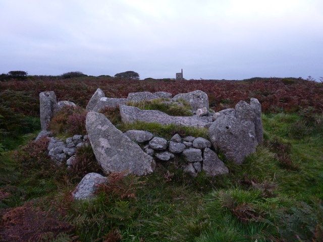 File:Bosiliack Barrow - geograph.org.uk - 1594178.jpg