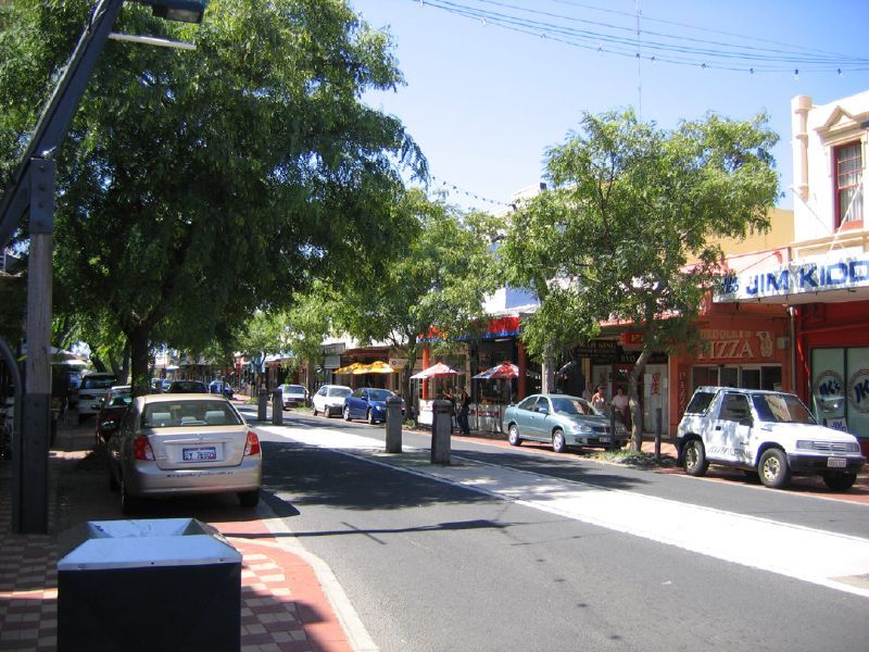 File:Bunbury main street.jpg