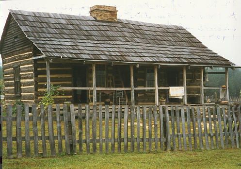 File:David McKenzie cabin.jpg