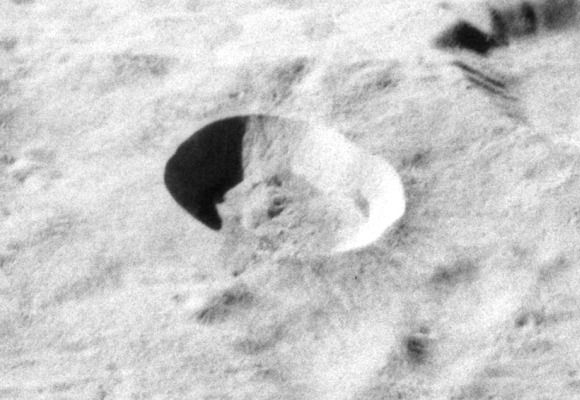 File:Giordano Bruno crater AS16-M-3008 ASU.jpg