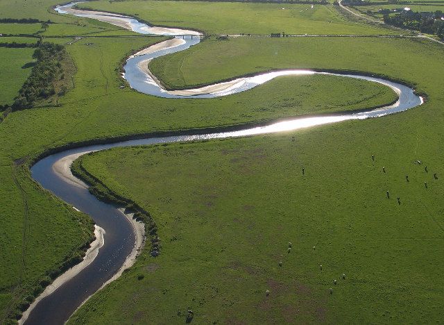 File:RiverWampool(SimonLedingham)Sep2004.jpg