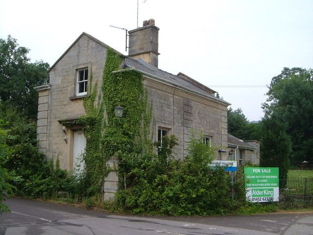 File:Standish Lodge - geograph.org.uk - 197382.jpg