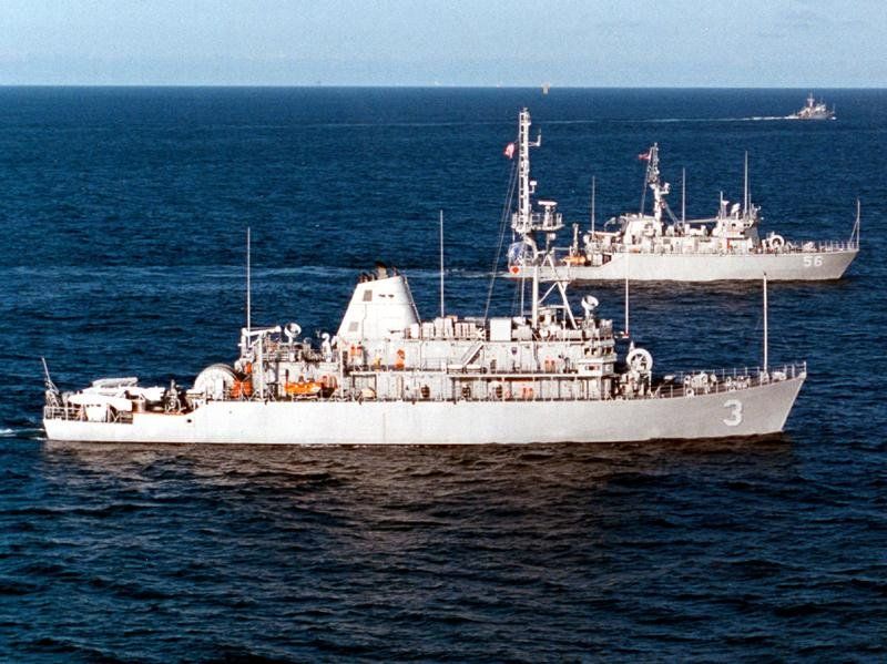 File:USS Sentry (MCM-3);11120302.jpg