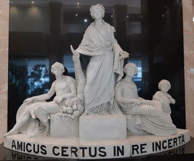 File:Amicus-certus-in-re-incerta-amp-centre-auckland.jpg