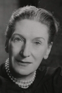 File:Elizabeth Bowen (cropped).png