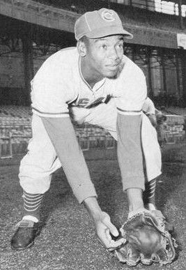 File:Ernie Banks 1964.jpg