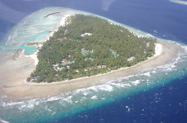 File:Filitheyo island Maldives.jpg