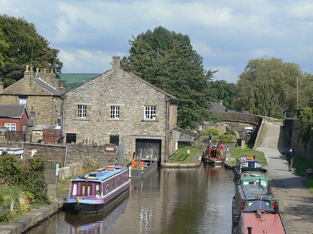 File:Marple Wharf - geograph.org.uk - 1500307.jpg