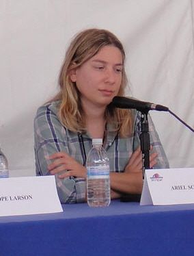 File:Ariel Schrag.jpg