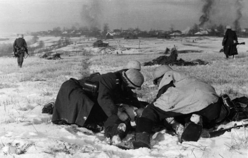 File:Bundesarchiv Bild 146-2008-0317, Russland, Bergung eines Verwundeten.jpg