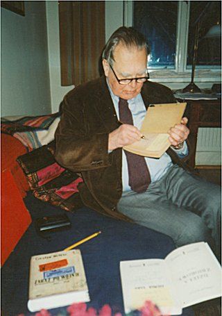 File:Czesław Miłosz 1986 (2).jpg