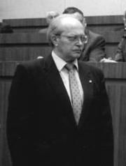 Gerhard Lindner (1989–1990) 28 April 1929– 9 April 2007 (aged 77)   LDPD