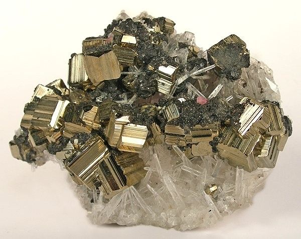 File:Pyrite-Tetrahedrite-Quartz-184642.jpg