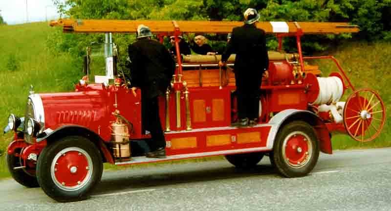 File:Tidaholm Fire Engine 1929 b.jpg