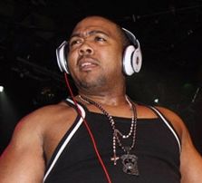 File:Timbaland1292010 (Crop).jpg