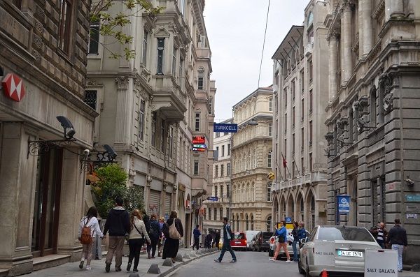 File:Bankalar Caddesi.jpg