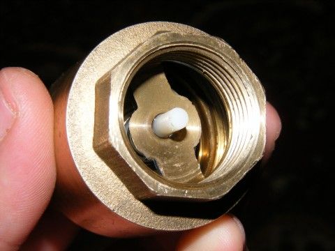 File:Brass-Spring-Check-Valve 82799-480x360 (4999932405).jpg