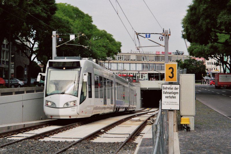 File:Kassel-Hbf-Rampe-Kurfuerstenstrasse.jpg