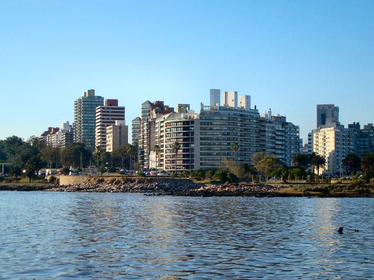 File:Punta Carretas skyline.jpg