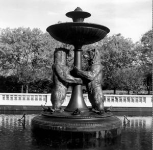 File:Rackham Fountain-Det Zoo.jpg