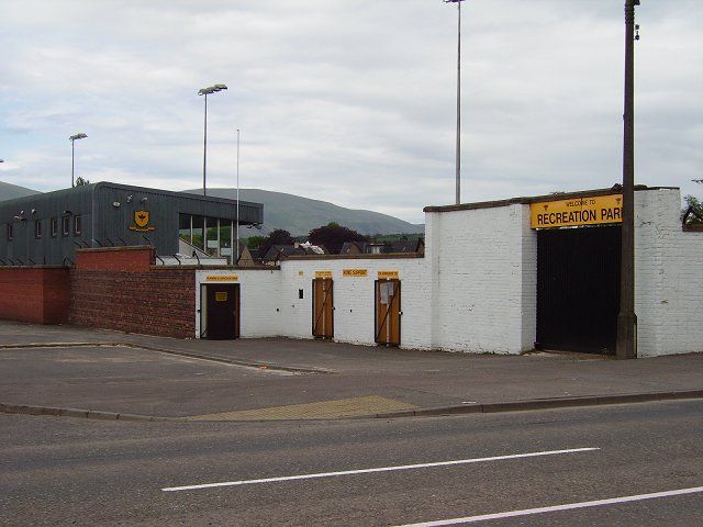 File:Recreation Park - geograph.org.uk - 189030.jpg