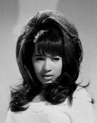 File:Ronnie Spector 1966.jpg