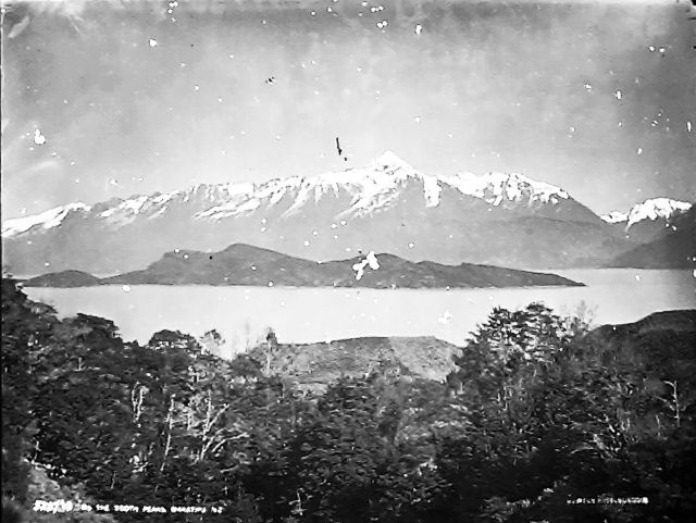 File:The Tooth Peaks, Wakatipu.jpg