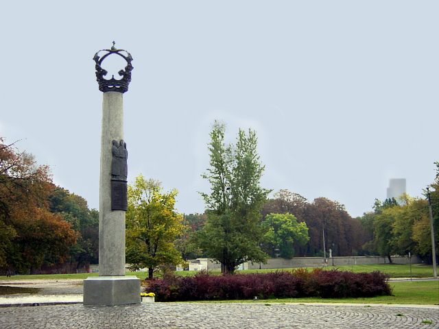 File:The election area statue Warsaw.jpg