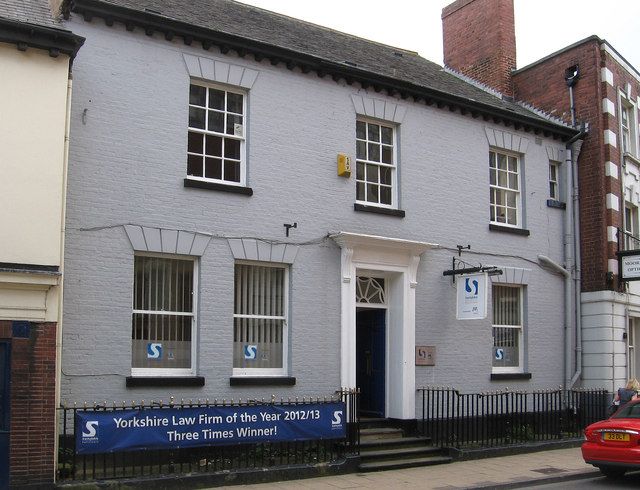 File:49 Ropergate, Pontefract.jpg