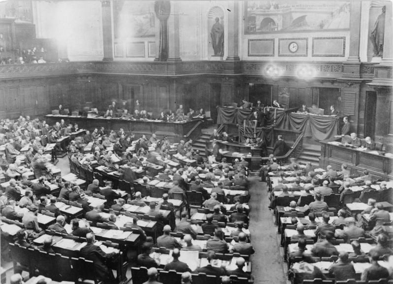 File:Bundesarchiv Bild 146-1972-038-36, Arbeiter-und Soldatenräte, Berlin.jpg