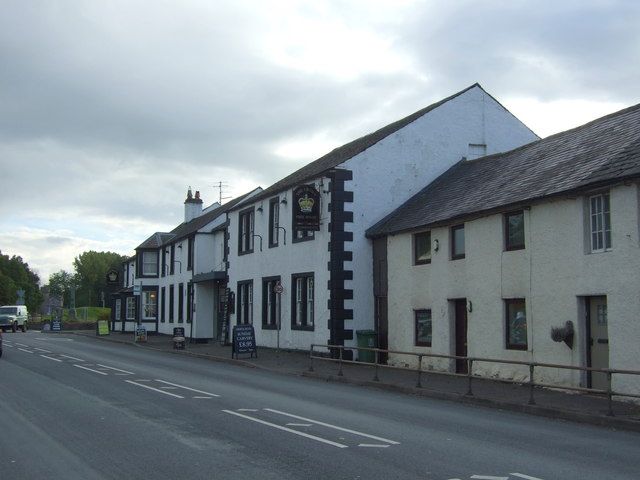 File:Crown Hotel, Eamont Bridge.jpg