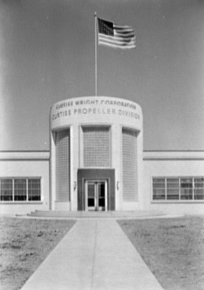 File:Curtiss-Wright entrance Cladwell NJ 1941.jpg